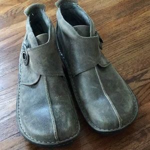 Cute pair of Alegria booties size 41
